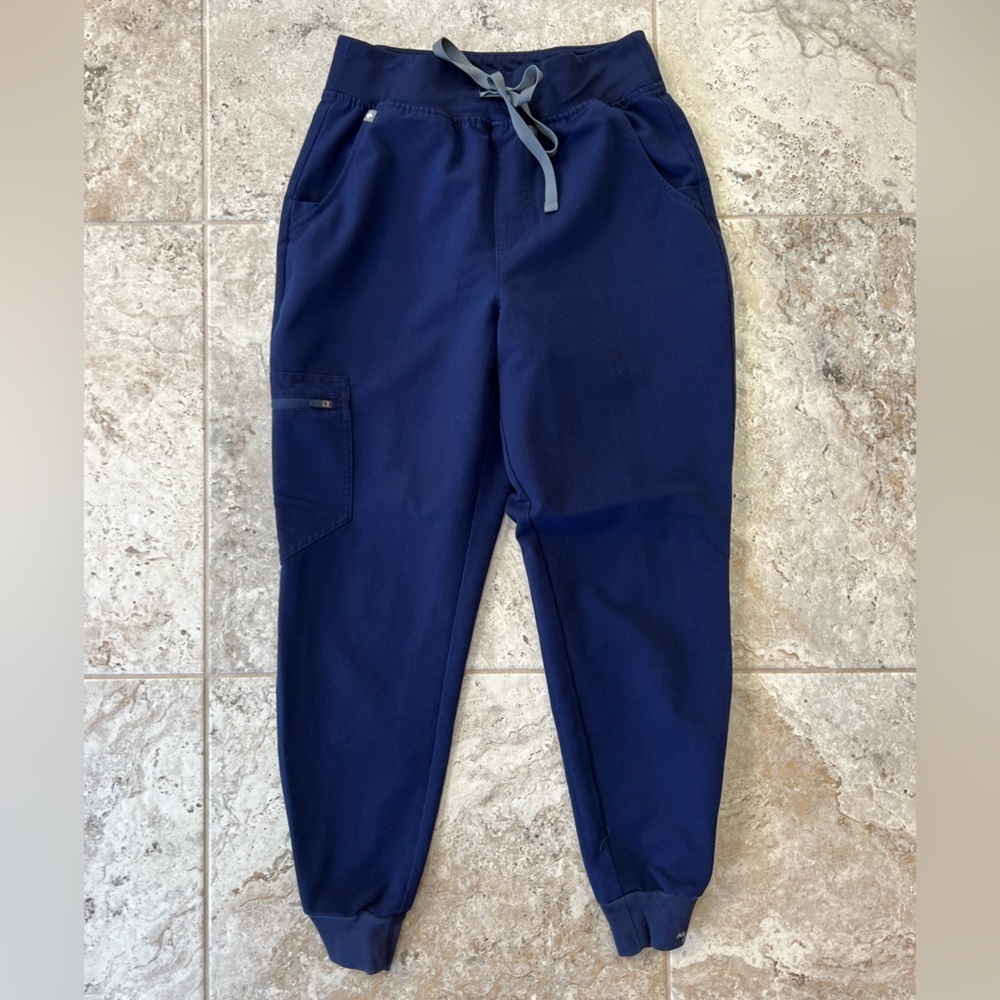 FIGS High Waist Zamora Jogger Scrub Pants in Navy Blue (PO#: 2788) Small Petite